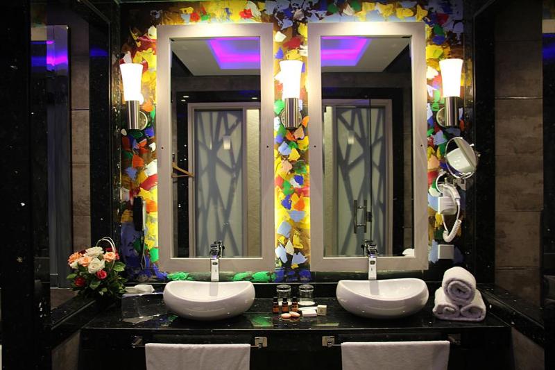 Zaki Suites Hotel & Spa - Oda