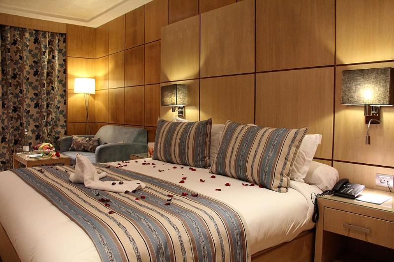 Zaki Suites Hotel & Spa - Oda