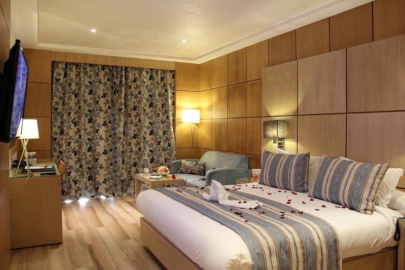 Zaki Suites Hotel & Spa - Oda