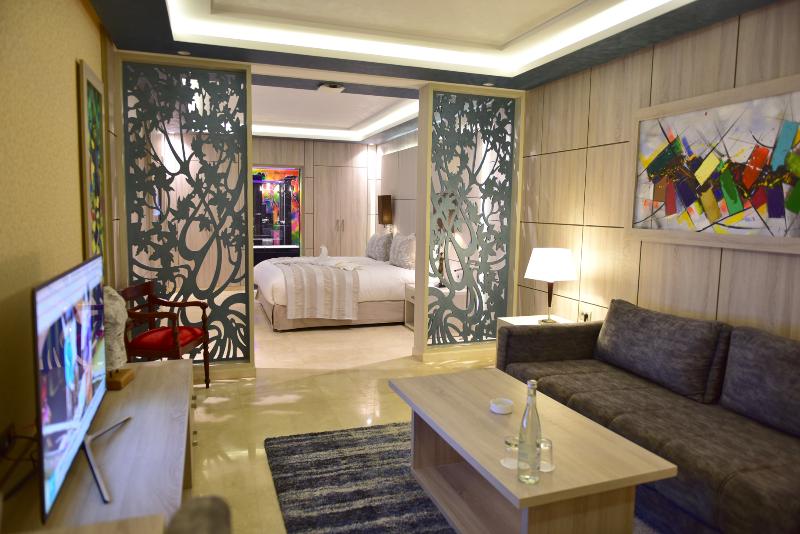Zaki Suites Hotel & Spa - Oda
