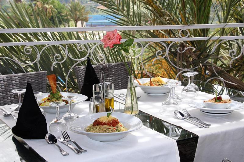 Zaki Suites Hotel & Spa - Restoran