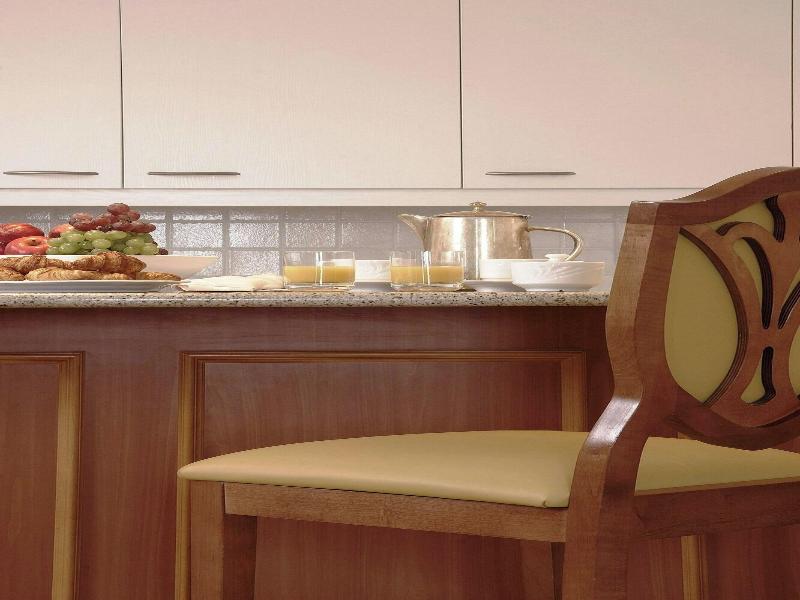 Millennium Court Marriott Executive Apartments - Oda