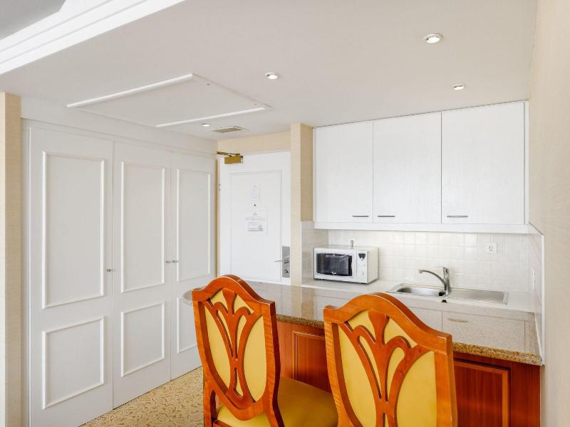 Millennium Court Marriott Executive Apartments - Oda