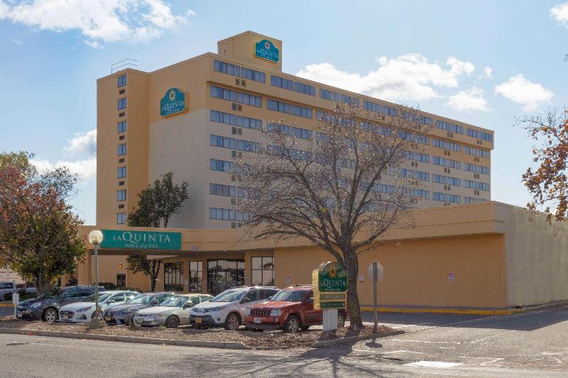 La Quinta Inn & Suites Secaucus - Genel