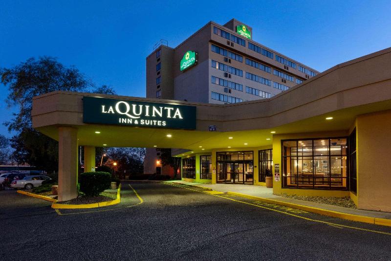 La Quinta Inn & Suites Secaucus - Genel