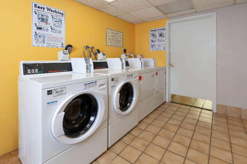 La Quinta Inn & Suites Secaucus - Genel