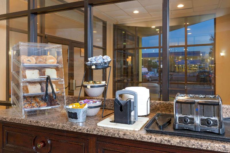 La Quinta Inn & Suites Secaucus - Restoran