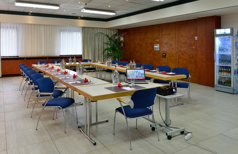 Roomingtons Wetzlar - Toplantı