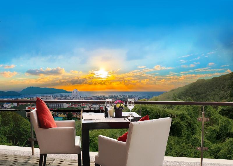 Club Wyndham Patong Hill Phuket - Restoran