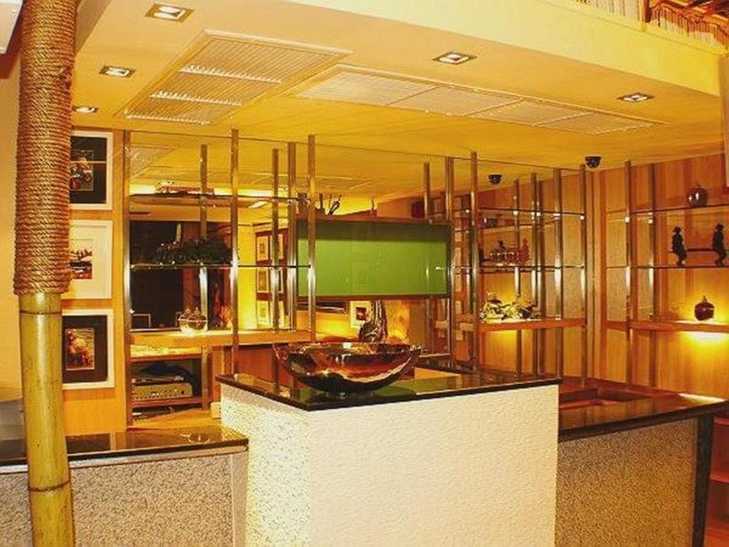 Diamond House - Genel