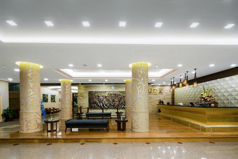 Aiyara Palace Hotel Pattaya - Lobi
