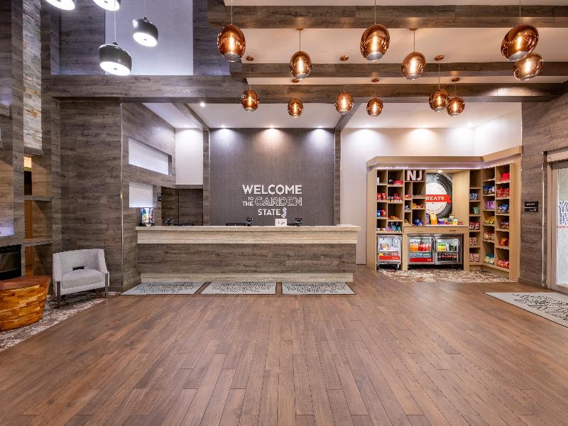 Hampton Inn & Suites Newark Airport Elizabeth - Lobi