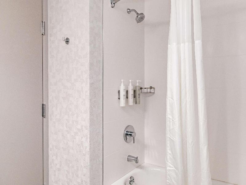 Hampton Inn & Suites Newark Airport Elizabeth - Oda