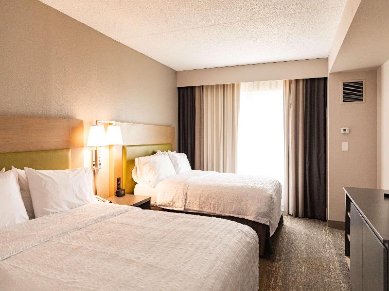 Hampton Inn & Suites Newark Airport Elizabeth - Oda