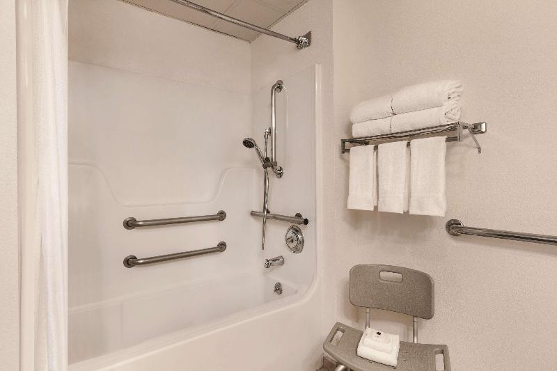 Hampton Inn & Suites Newark Airport Elizabeth - Oda