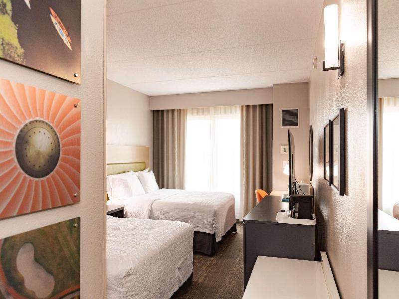 Hampton Inn & Suites Newark Airport Elizabeth - Oda