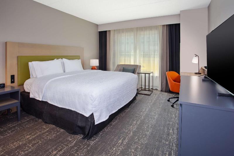 Hampton Inn & Suites Newark Airport Elizabeth - Oda