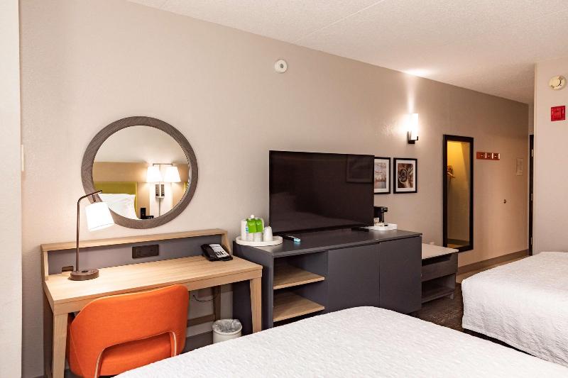 Hampton Inn & Suites Newark Airport Elizabeth - Oda