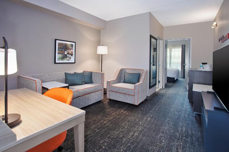 Hampton Inn & Suites Newark Airport Elizabeth - Oda