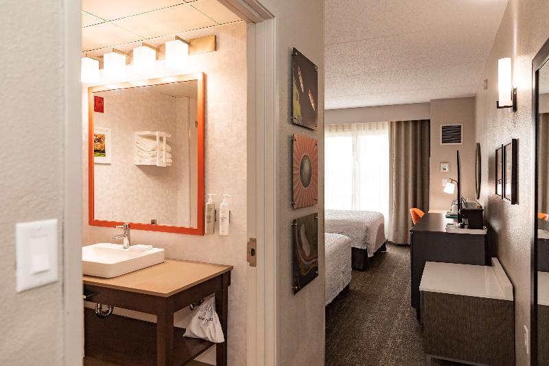 Hampton Inn & Suites Newark Airport Elizabeth - Oda