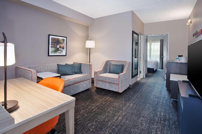 Hampton Inn & Suites Newark Airport Elizabeth - Oda