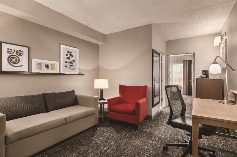 Hampton Inn & Suites Newark Airport Elizabeth - Oda