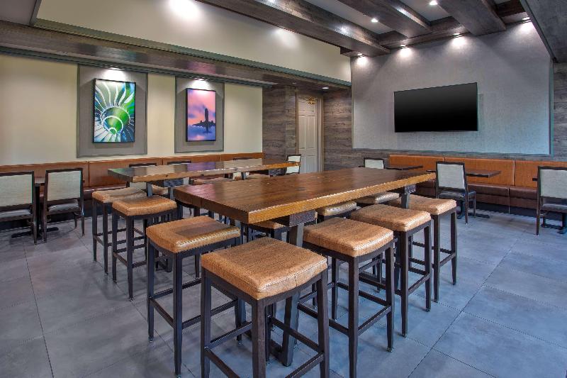 Hampton Inn & Suites Newark Airport Elizabeth - Restoran