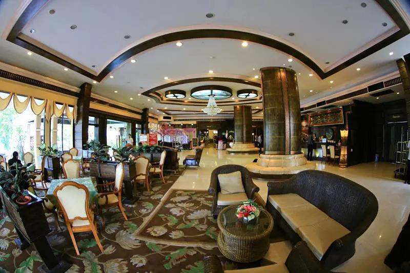 Ruean Phae Royal Park Hotel by ZUZU - Genel