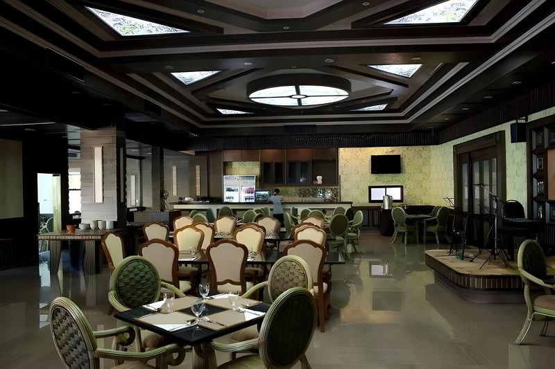 Ruean Phae Royal Park Hotel by ZUZU - Genel