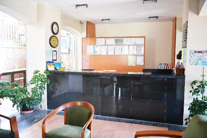 Happy Hotel - Lobi