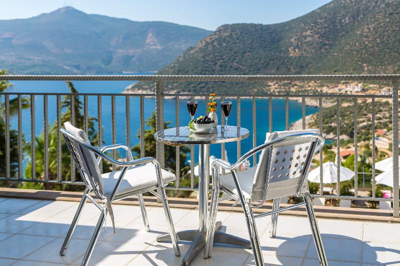Happy Hotel - Teras
