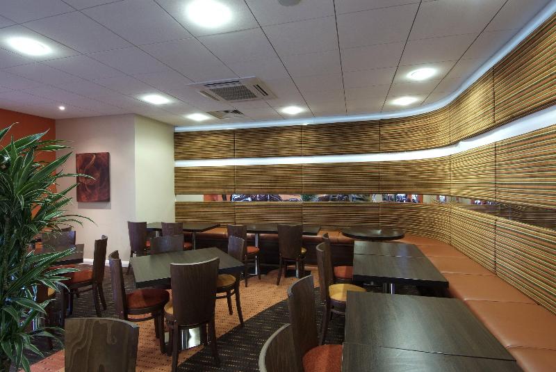 Holiday Inn Express Slough - Bar