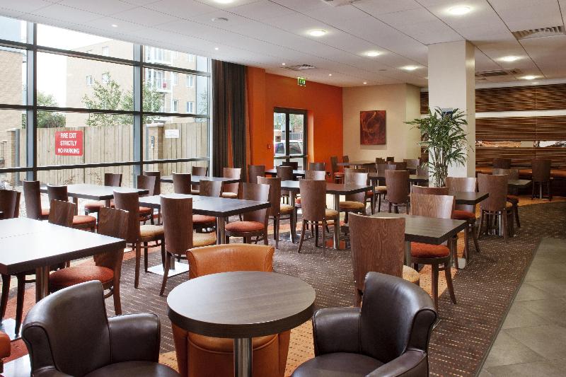 Holiday Inn Express Slough - Bar