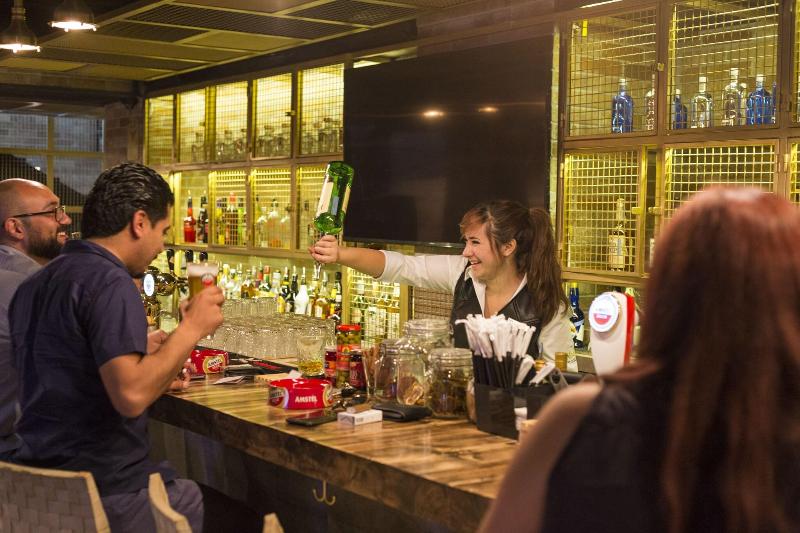 Al Qasr Metropole - Bar
