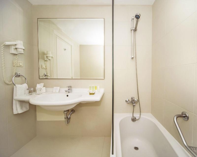 Al Qasr Metropole - Oda
