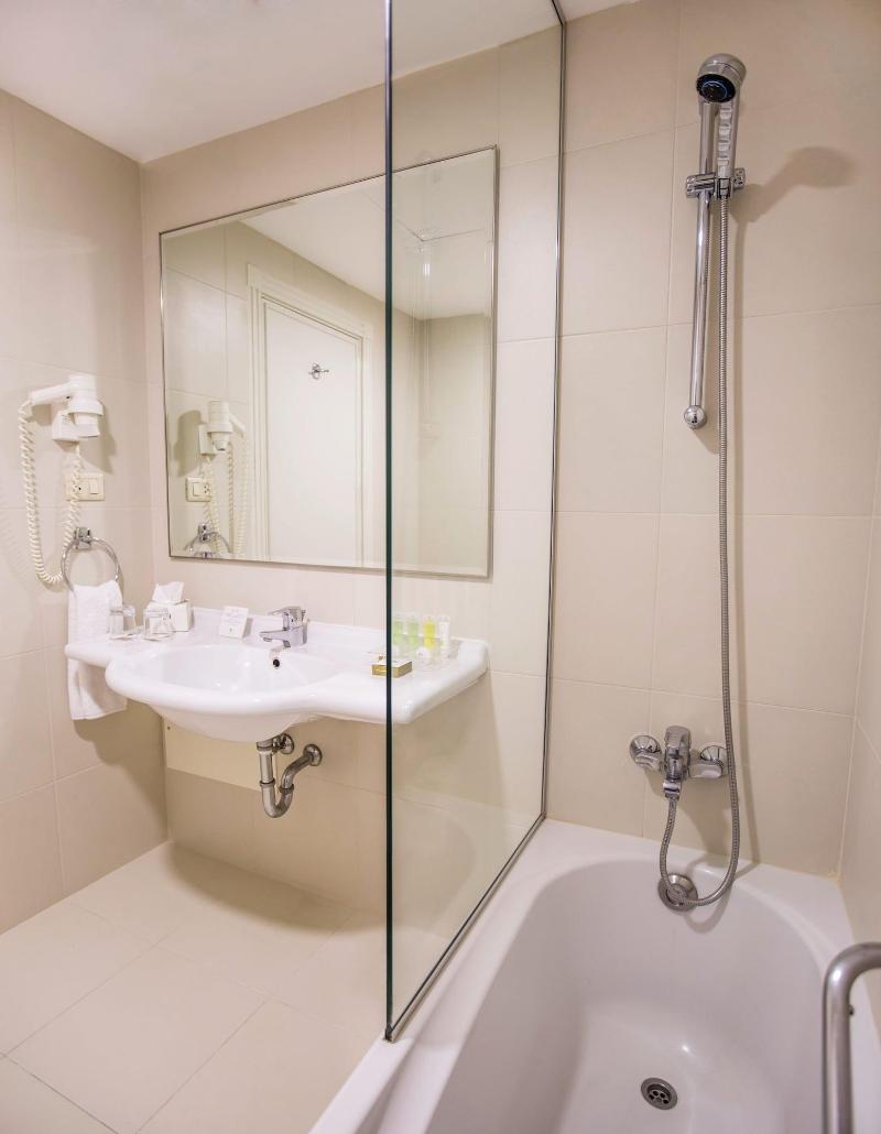 Al Qasr Metropole - Oda