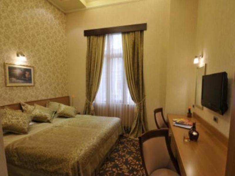 Riviera Hotel - Oda