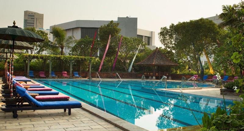 Bumi Surabaya City Resort - Havuz