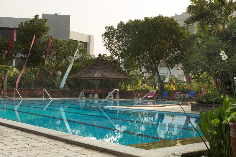 Bumi Surabaya City Resort - Havuz