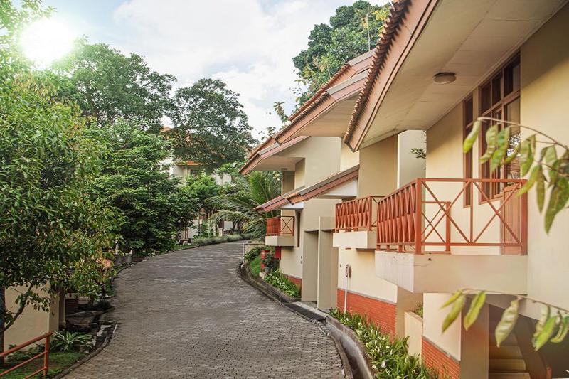 Ahadiat Hotel & Bungalow by ZUZU - Lobi