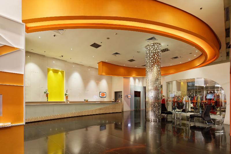 Harris Hotel & Conventions Kelapa Gading - Lobi