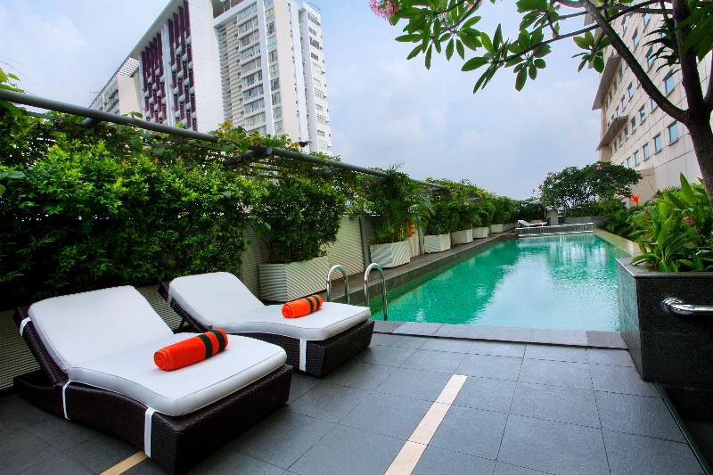 Harris Hotel & Conventions Kelapa Gading - Havuz