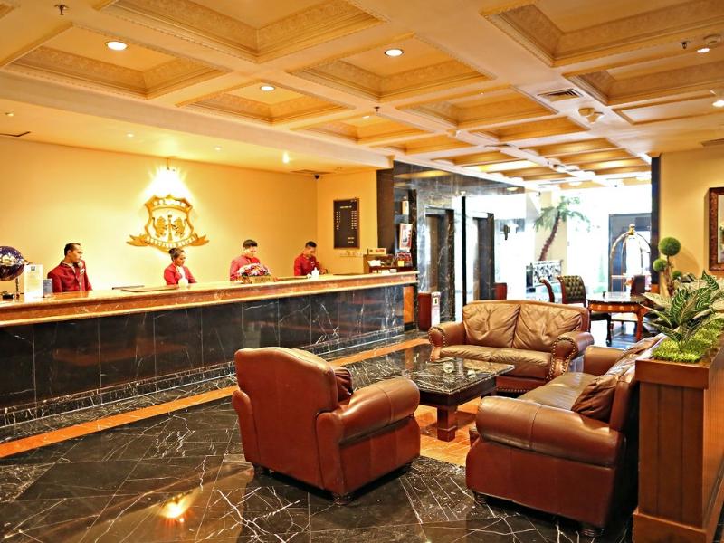 Golden Boutique Melawai - Lobi
