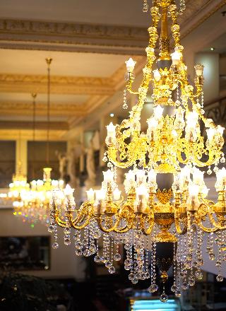 Golden Boutique Melawai fotoÄŸrafÄ±
