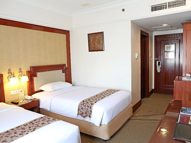 Golden Boutique Melawai - Oda