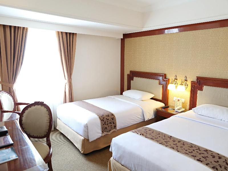 Golden Boutique Melawai - Oda