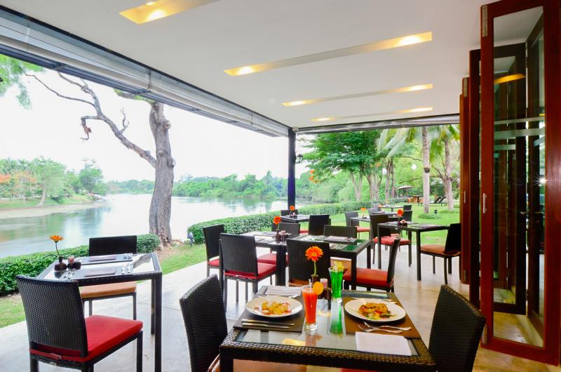 U Inchantree Kanchanaburi - Restoran