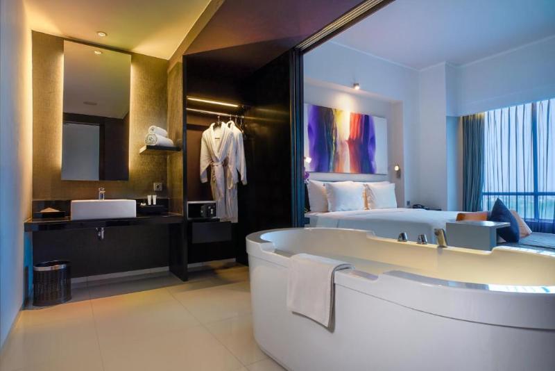 ARTOTEL TS Suites Surabaya - Oda