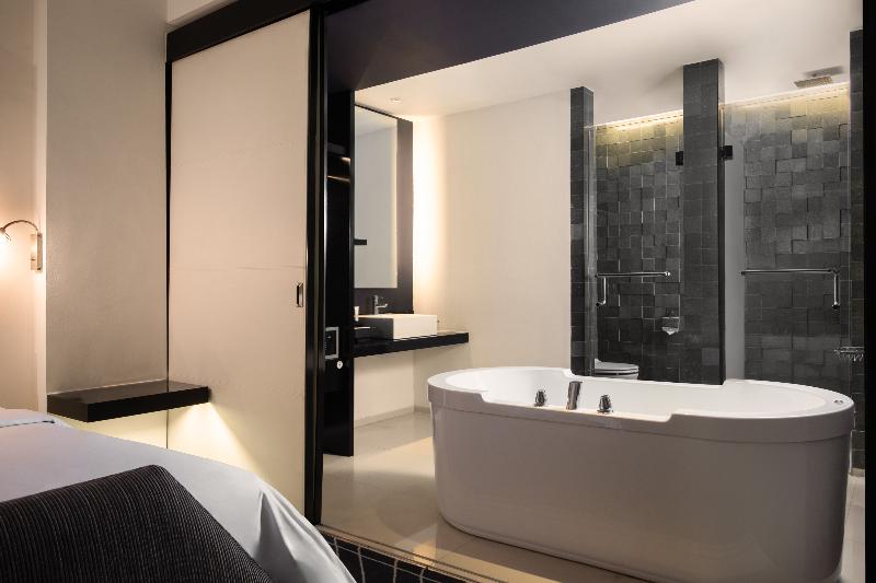 ARTOTEL TS Suites Surabaya - Oda