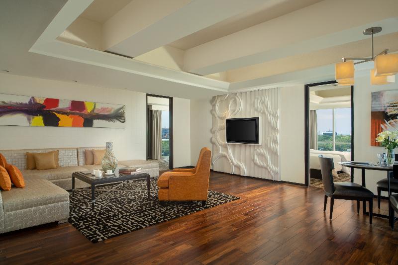 ARTOTEL TS Suites Surabaya - Oda